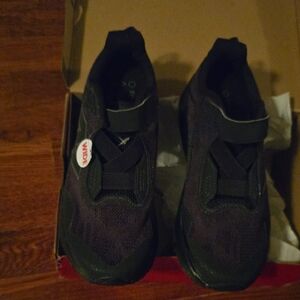 New Balance Kids Black Velcro Sneakers